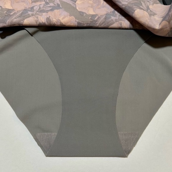 Vince Camuto No Show Bikini Panties 5 Pc Set NEW WITH TAGS - Picture 3 of 8